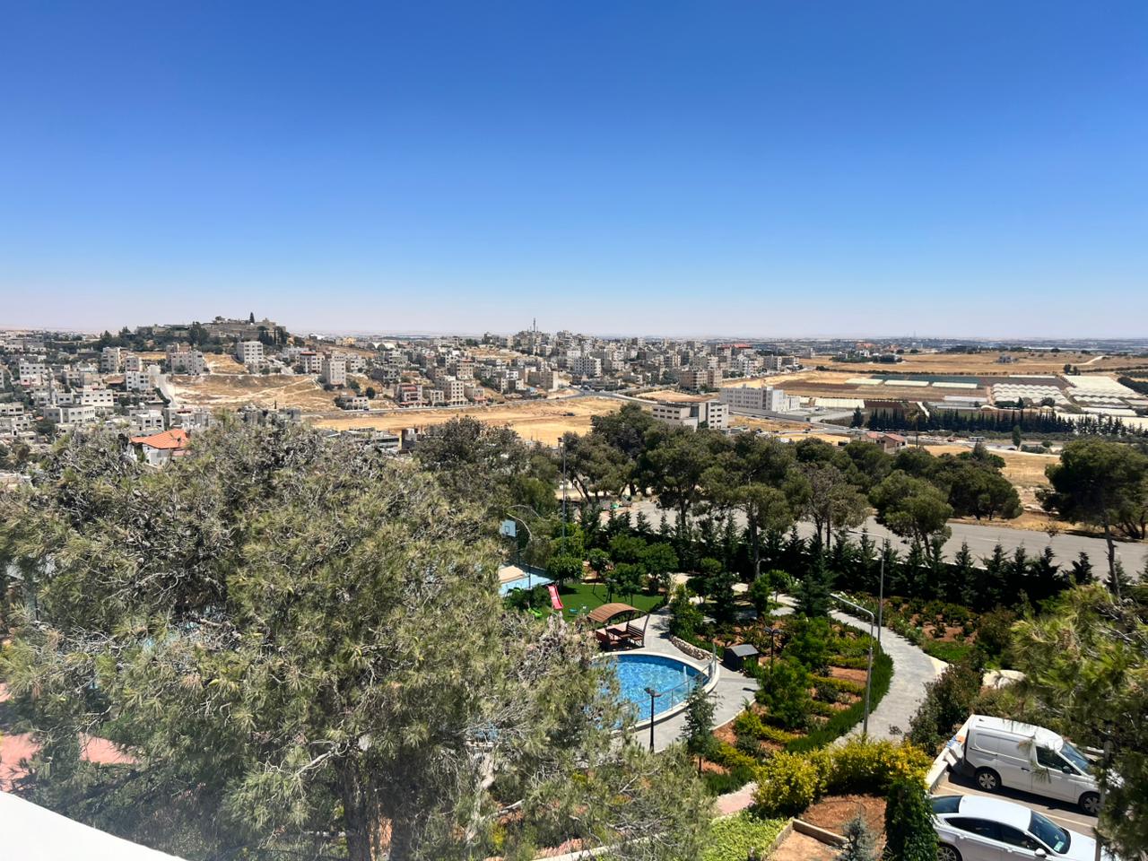 الجناح رقم 10